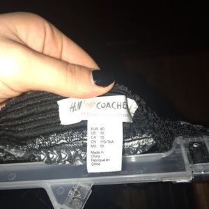 H and m elephant flowy shorts